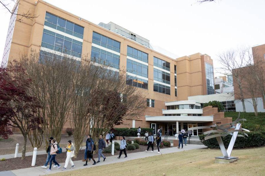 College of Science 和 Mathematics building